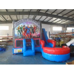 Justice League Castello Gonfiabile Con Scivolo Justice League Castello Gonfiabile Con Scivolo