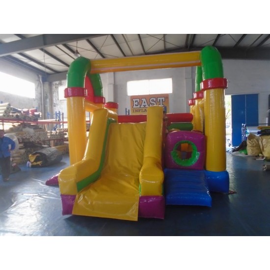 Castello Gonfiabile Con Scivolo Castello Gonfiabile Con Scivolo