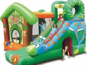 Conoscenza che devi sapere quando si affitta un castello gonfiabile