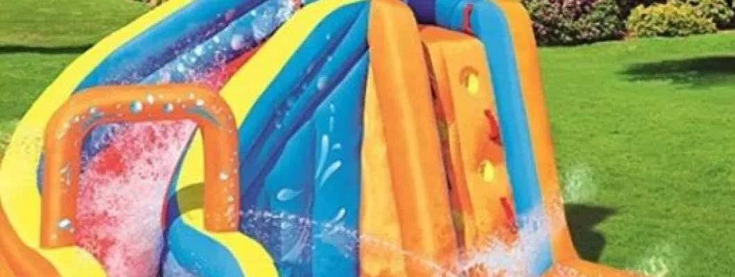 Scivolo gonfiabile per l'acqua: senza acqua perderà divertimento? Scivolo gonfiabile per l'acqua: senza acqua perderà divertimento?