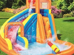 Scivolo gonfiabile per l'acqua: senza acqua perderà divertimento?