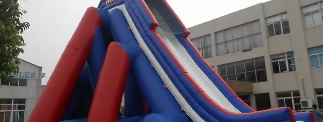 Scivolo gonfiabile dell'ippopotamo Scivolo gonfiabile dell'ippopotamo